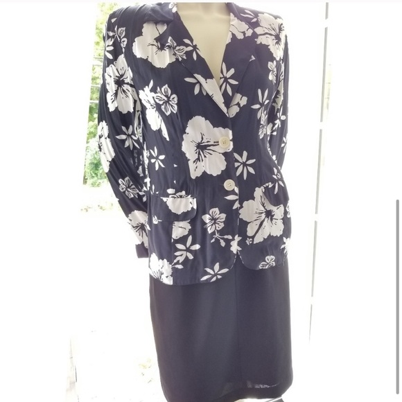 Newport News Black/White Rayon Blazer, 6 - Picture 6 of 6